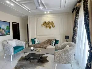 Luxury 2 BHK Apartment in Faisalabad Self Check-in
