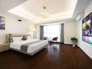 Sunshine Select Homestay (Color TV Tower Night Market)