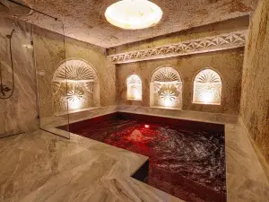 Canyon Cave Hotel