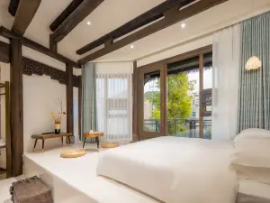 Floral Lux Hotel· Hengdian Xindi Hotel(Film and Television City Qinwang Palace Dream Valley Branch)