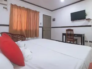 Max Travellers Inn by RedDoorz