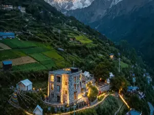 四姑娘山宿境・山裏見リゾート（長坪溝景区）