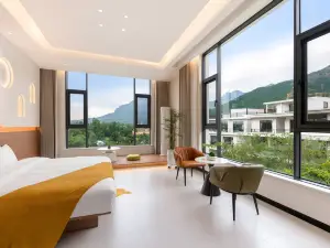 Leisure Residence · Leisure Villa | Mountain Holiday Homestay (Baoquan Tourist Resort Branch)