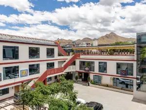 Zang Guilai Manor Hotel (Potala Palace Tibat Museum)