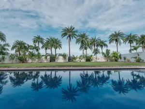 Neoteric Resort Hotel