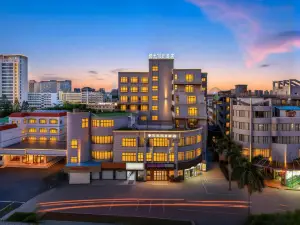 Sunshine Holiday Hotel（Beihai Silver Beach Beach Park）