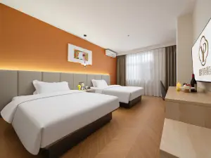 Yanpan Bieyuan Hotel (Dujiangyan Scenic Area Lidui Park)