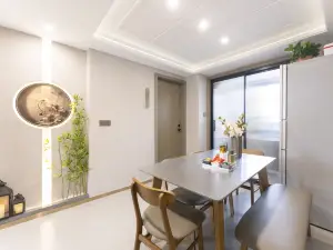 Putuo Mountain Jinding Pavilion Light Luxury Hotel