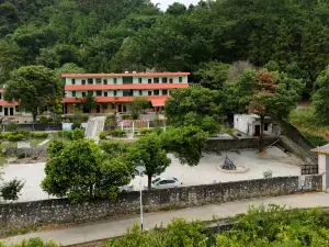 Yingde Yingxi Diecui Homestay (Yingxi Peak Forest Shop)