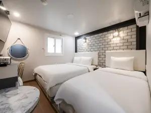 Busan Gwangalli Calm Rest Hotel