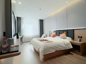 Jishi  Mountain Silk Road Mingting Hotel