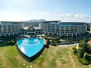 โรงแรมยูนิเวอร์แซล หาดฉีจึอ่าว ไหหลำ