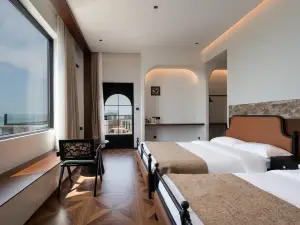 24 Degrees North · SEASCAPE · Seaview Resort Mansion