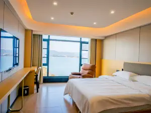 Wuning Baolixiong Hotel (Hubin North Road)