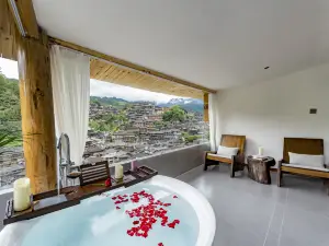 Yuefeng Light Luxury Hotel (Xijiang Qianhu Miao Village Scenic Area Liuhao Fengyuqiao)