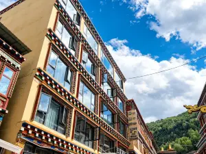 Dege Yunjia Hotel