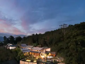 大理丘北樸山.グランピング森林温泉