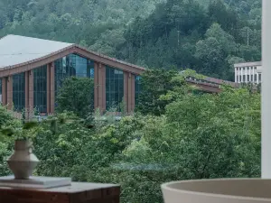 Jianhe · Wabi-Sabi Aesthetic Designer Homestay
