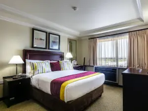 Cresta President Hotel