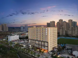 Ruiyi Hotel (Near Yangsigang Bridge, Wuhan Int'l Expo Center)