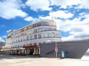 蒼溪世紀豪艇大飯店（濱江路店）