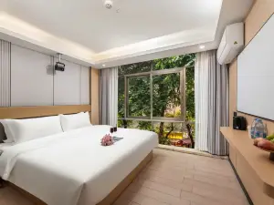 UNIQUE HOTEL