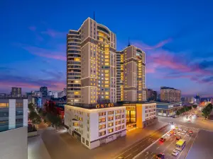 Orange Dandong Railway StationYalujiang Hotel