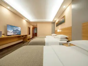 Ruihua Hotel (Zhenjiangge Branch, Zhenyuan Ancient Town)