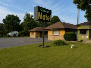Queen's Motel Blenheim Near Lake Erie ON