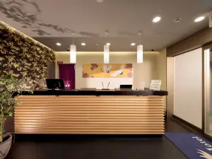 Shinsaibashi-Higashi Crystal Hotel