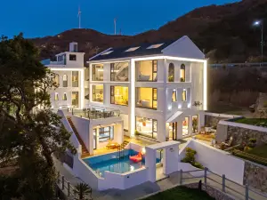 Wujian You'er · Hidden Hill Lawn Manor Villa Between Mountains and Sea