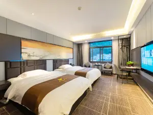 Lvye Hotel