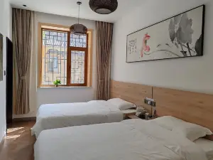 Wolong Hotel