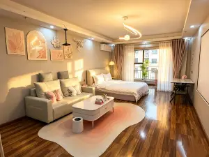 Luyan Homestay (Nanguan Night Market)