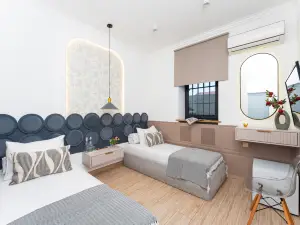 Alex Hotel