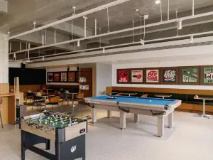 旅小二青年旅舍（新鄉東站市政府店）