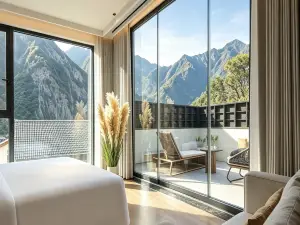Jiuzhaigou • Four Seasons Homestay