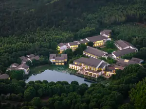 Huanxiu Resort & Spa Hotel