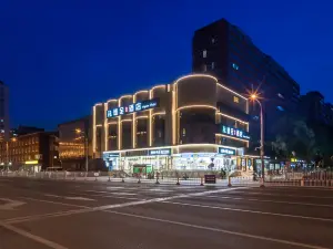 Dequan Luxury Hotel（Beijing Guomao Jintailu Subway Station Branch）