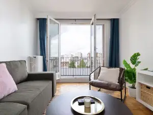 2-bedroom apartment sunny and quiet