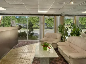 Days Inn by Wyndham Hicksville Long Island