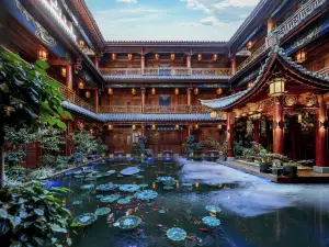 衆裏千尋·四合庭園ホテル(大理古城南門)