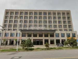 Kyriad Marvelous Hotel(Alxa Zuoqi store)