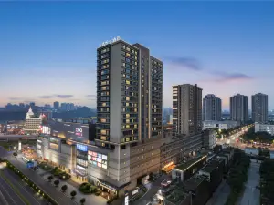 Wanda Yue, Luzhou Bubugao Square