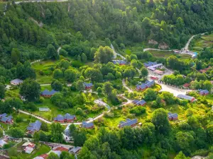 Hidden World Mountain Lodge Hotel