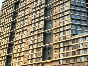 Meijing Grand Hotel (Nanjing Northern City MixC Manshou Subway Station)