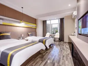 Saishang Xinjing Hotel (Yinchuan High-Speed Railway Station Huaiyuan Night Market)