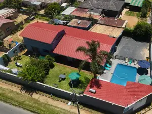 Phindulo Bed and Breakfast - No Loadshedding, Smart TVs & unlimited free fibre wifi