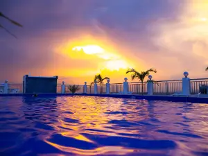 Stylish 1 Bedroom Unit at White Tower in the heart of Angeles City