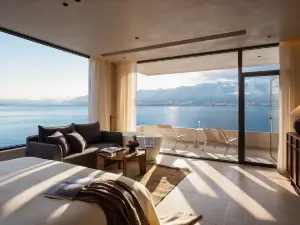 Chun and Sunset Seaview Vacation Villa
